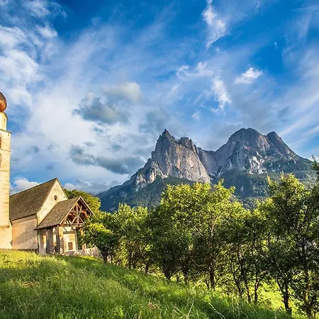 Hotel Villa Kastelruth 4*